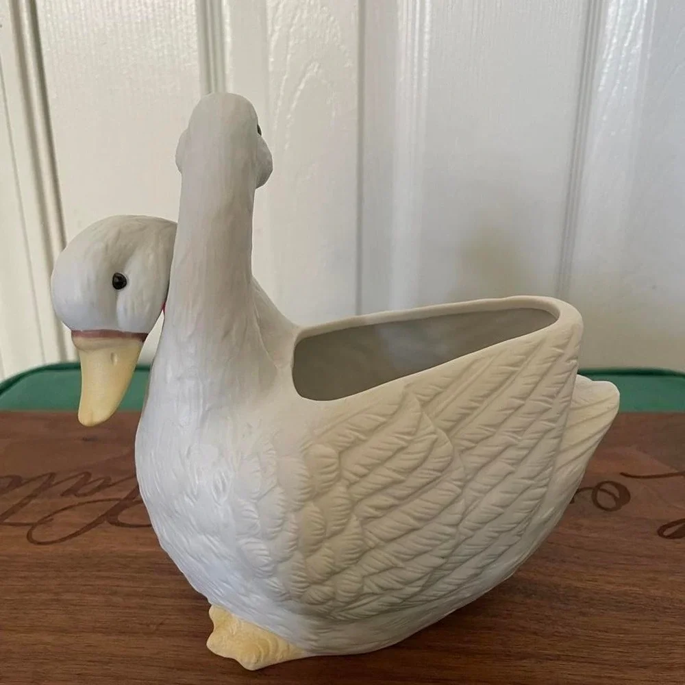 Vintage ceramic planter two white geese with intertwined red ribbon 64030